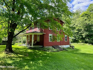 15 Cully Run Rd, Benton, PA 17814