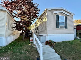 13 2nd St, Phoenixville, PA 19460