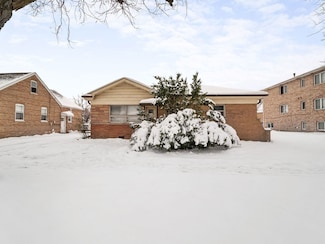 8651 44th St, Lyons, IL 60534