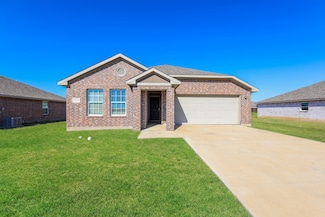 2034 Clay St, Mabank, TX 75147