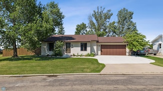 1814 13th Ave N, Moorhead, MN 56560