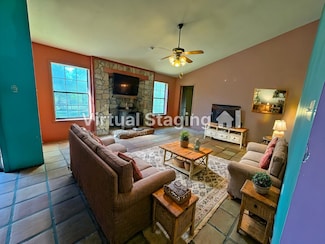 191 Palmetto Dr, Oakhurst, TX 77359