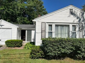 134 County Rd, Wareham, MA 02576