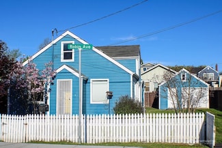 2916 Robin Ave, Bremerton, WA 98310