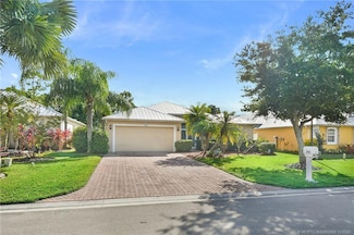 486 NW Sunflower Place, Jensen Beach, FL 34957
