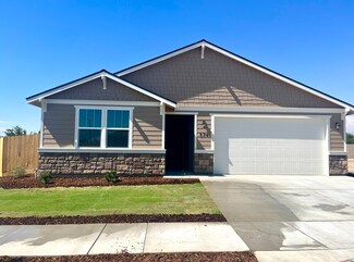 574 W Richard Ave, Porterville, CA 93257