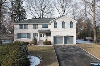 88 Alpine Dr, Closter, NJ 07624