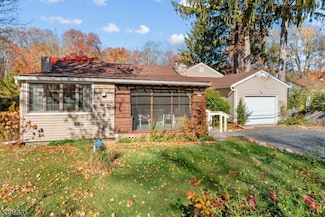 221 Fairview Ave, Newton, NJ 07860