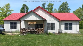 721 Rheva Ln, Leon, WV 25123