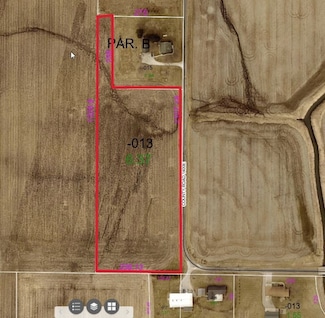 N CR 1400e, Charleston, IL 61920