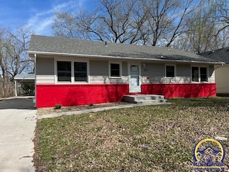 1022 SW MacVicar Ave, Topeka, KS 66604