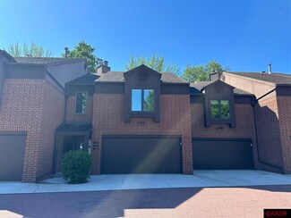 911 911 S 15th St, New Ulm, MN 56073
