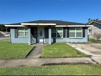 1136 Warren Dr, Harvey, LA 70058