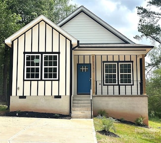 2350 14th Street Ct NE, Hickory, NC 28601