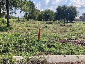 4975 Marque Dr, New Orleans, LA 70127