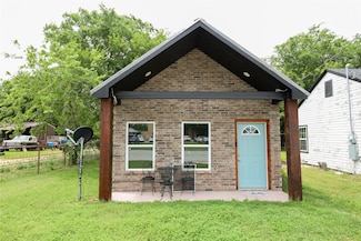1009 Clay St, Nocona, TX 76255
