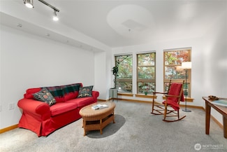 827 Hiawatha Place S Unit 212, Seattle, WA 98144