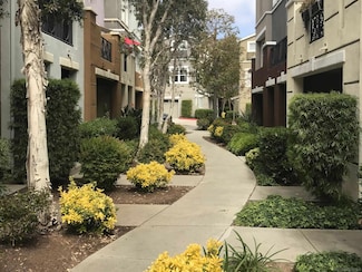 8753 Plaza Park Ln, San Diego, CA 92123
