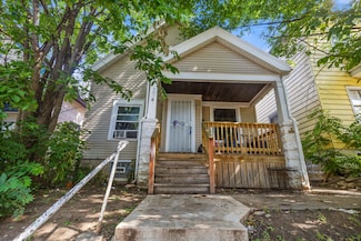 1116 W Keefe Ave, Milwaukee, WI 53206