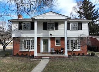 1711 Hawthorne St, Trenton, MI 48183