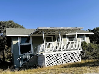 801 Blue Bill Cove Dr, Lakehills, TX 78063