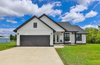 2460 S Durango Dr, Bolivar, MO 65613