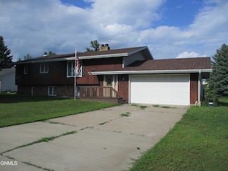 1107 Cannon Ln, Washburn, ND 58577