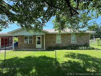301 N Spencer St, Chouteau, OK 74337