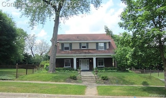 117 E Iroquois Rd, Pontiac, MI 48341