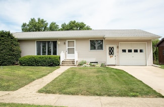 407 K Ave, Grundy Center, IA 50638