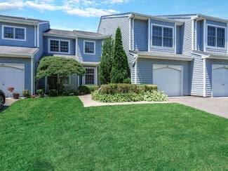 55 Lakebridge Dr S Unit 55, Kings Park, NY 11754