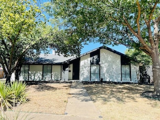 2605 Twinpost Ct, Irving, TX 75062