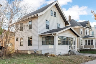 356 16th St SE, Cedar Rapids, IA 52403