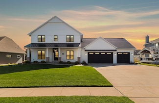 2130 Roberta Ct, Green Bay, WI 54313