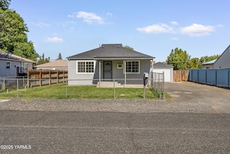 921 N 29th Ave, Yakima, WA 98902