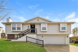 403 E 9th St, Kearney, MO 64060