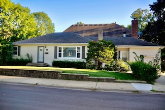 110 W 12th Ave, Naperville, IL 60563