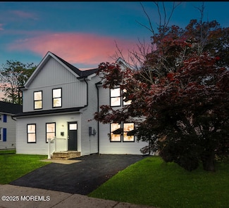 131 3rd St, Keyport, NJ 07735