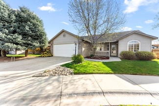 1034 S Pawnee Ave, Emmett, ID 83617