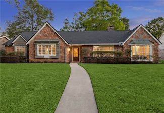 12707 Taylorcrest Rd, Houston, TX 77024
