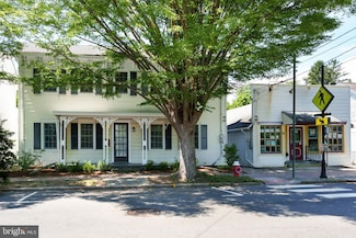 77 N Main St, Cranbury, NJ 08512