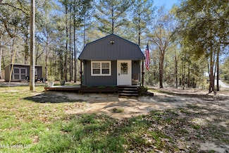 132 Nancy Ln, Lucedale, MS 39452