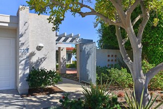 2271 Via Media, La Jolla, CA 92037