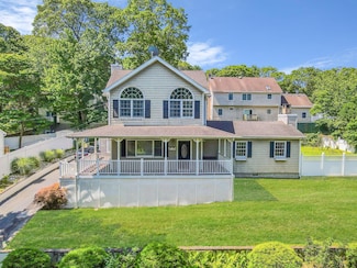 18 Flowerfield Rd, Sound Beach, NY 11789