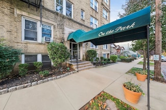 122 W 39th St Unit B2, Bayonne, NJ 07002