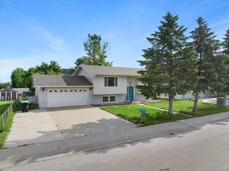 212 Oriole Dr, Spearfish, SD 57783