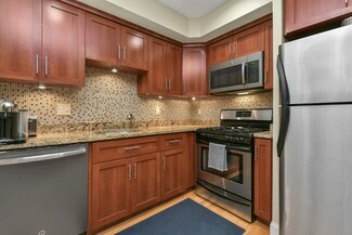 169 Chelsea St Unit 4, Boston, MA 02128