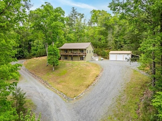 102 Waleska Ln, Ellijay, GA 30540