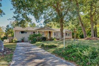 434 Aquarius Dr, Wilmington, NC 28411