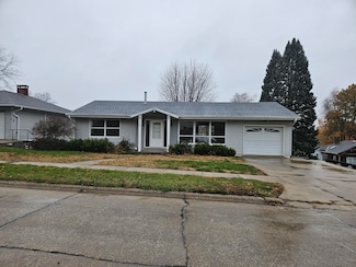 1509 N 8th St, Red Oak, IA 51566